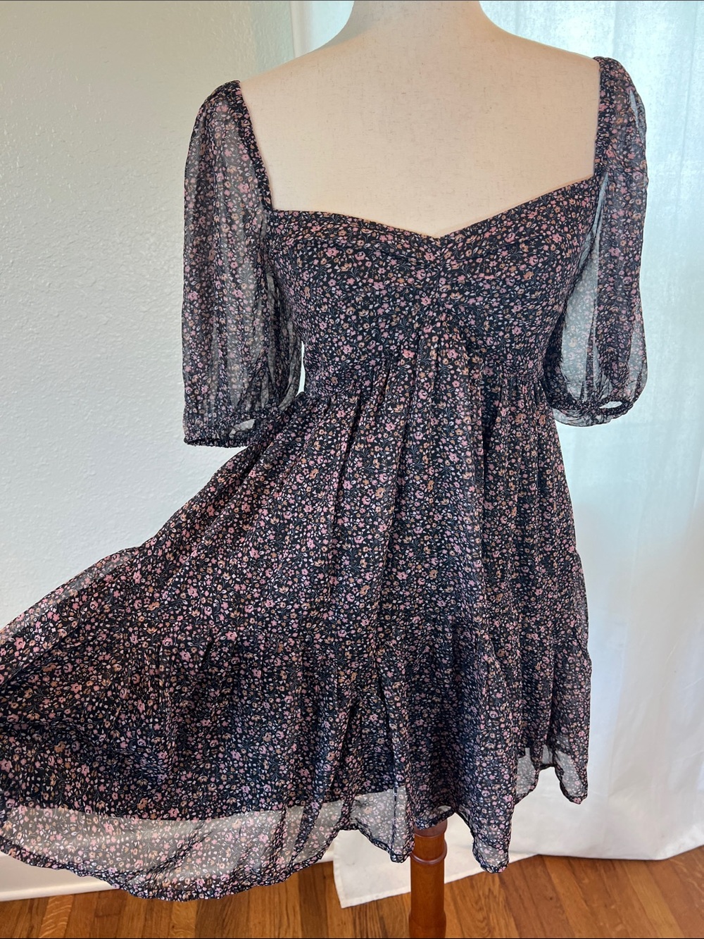 saltwater LUXE Carlie Black Mini Dress with Pink Floral Pattern. Size S. NWT - Picture 6 of 9